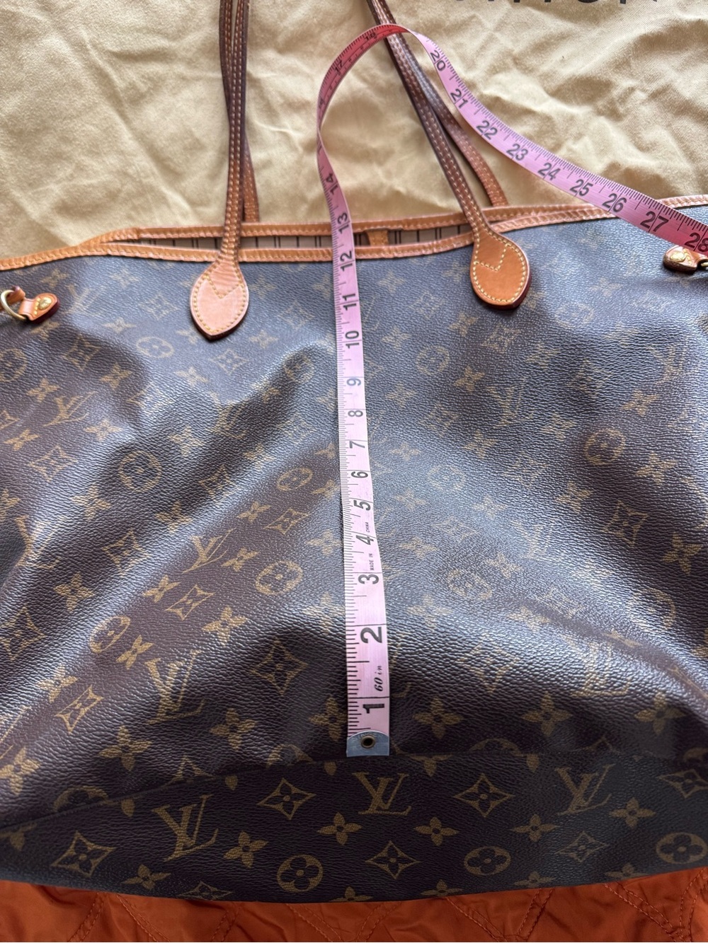 Louis Vuitton Monogram Neverfull Tote in Brown and Tan - Picture 3 of 16